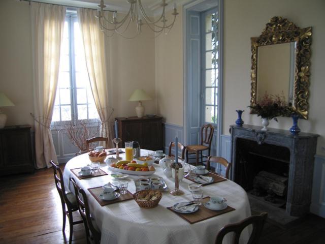 Chambres D'Hotes Le Chateau De La Plante Thuré Exterior foto